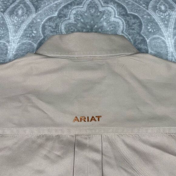 ARIAT MEN'S SOLID KHAKI TWILL LONG SLEEVE WESTERN SHIRT - Picture 4 of 7